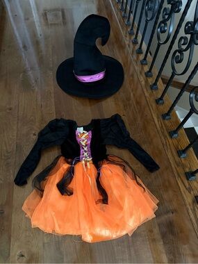 ADORABLE Halloween girls witch costume with hat size 5-6